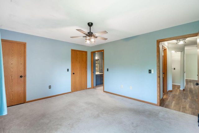 409 N Main STREET #A, Thiensville, WI 53092