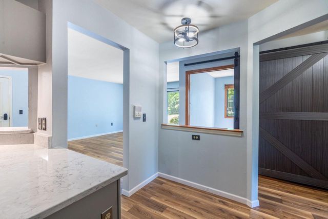 409 N Main STREET #A, Thiensville, WI 53092