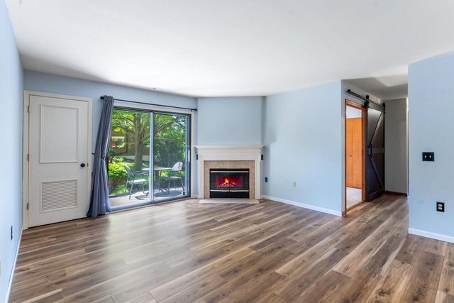 409 N Main STREET #A, Thiensville, WI 53092