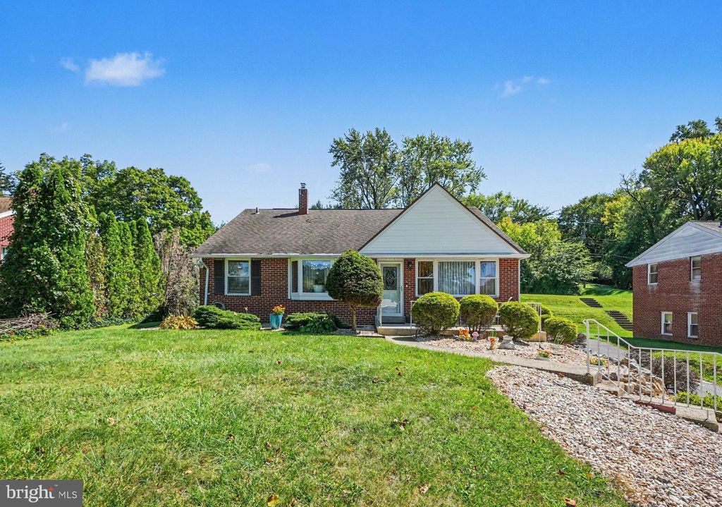 2309 HAMPDEN BLVD, Reading, PA 19604