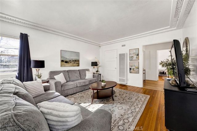 4343 Laurel Canyon Boulevard, Studio City, CA 91604