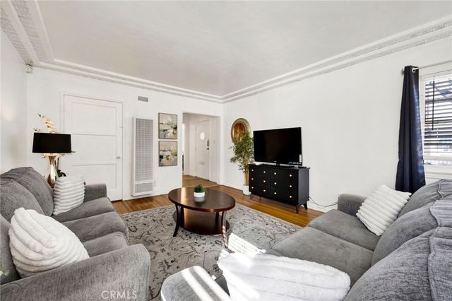 4343 Laurel Canyon Boulevard, Studio City, CA 91604