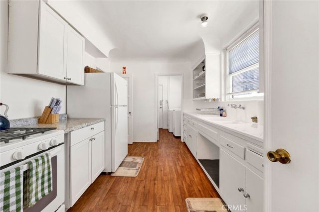4343 Laurel Canyon Boulevard, Studio City, CA 91604