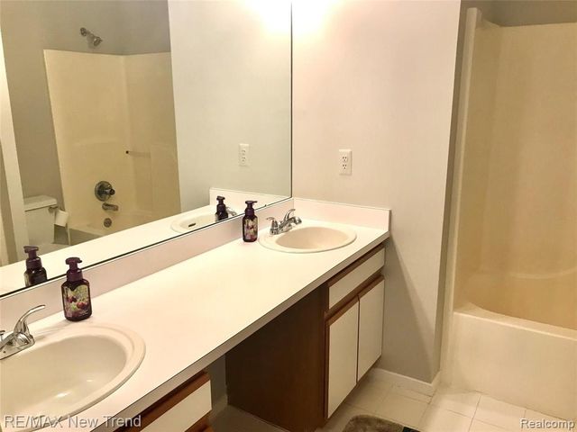 41855 Cantebury Drive, Novi, MI 48377