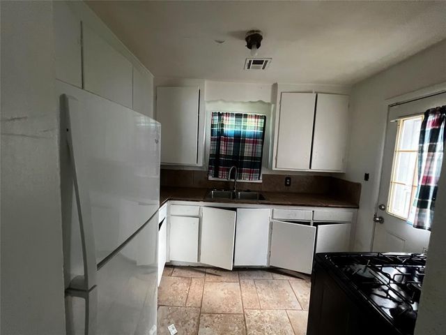 1025 Elmwood Drive, Guthrie, OK 73044