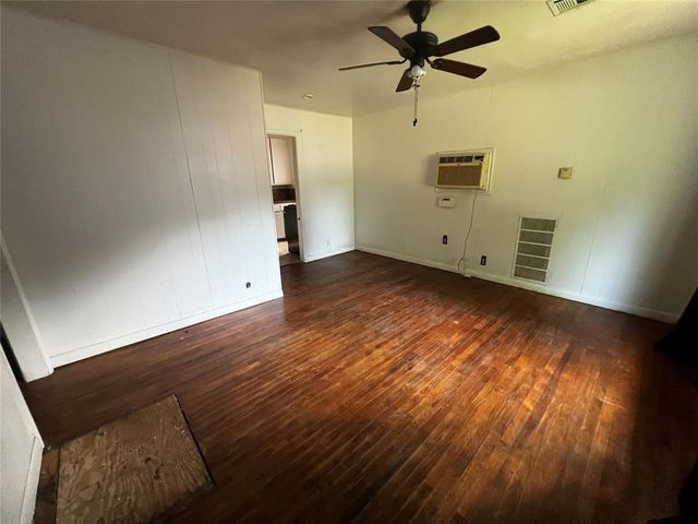 1025 Elmwood Drive, Guthrie, OK 73044