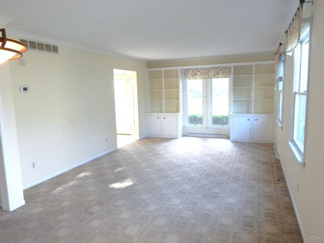485 Winthrop Lane, Saginaw, MI 48638