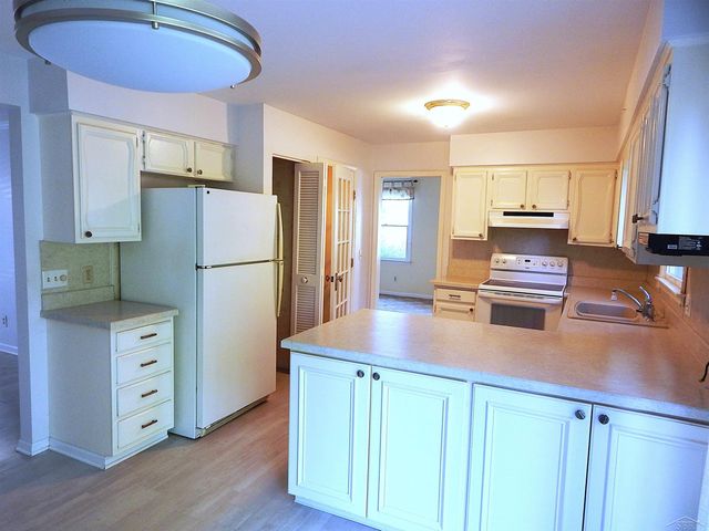 485 Winthrop Lane, Saginaw, MI 48638