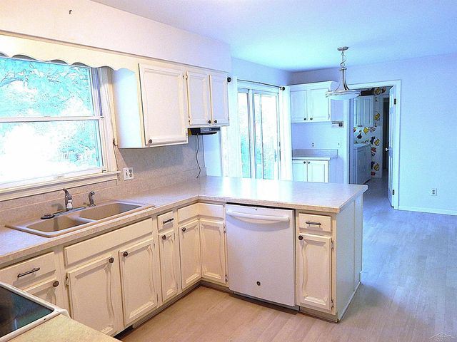 485 Winthrop Lane, Saginaw, MI 48638