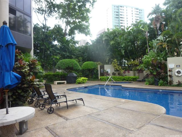 60 N Beretania Street 2005, Honolulu, HI 96817