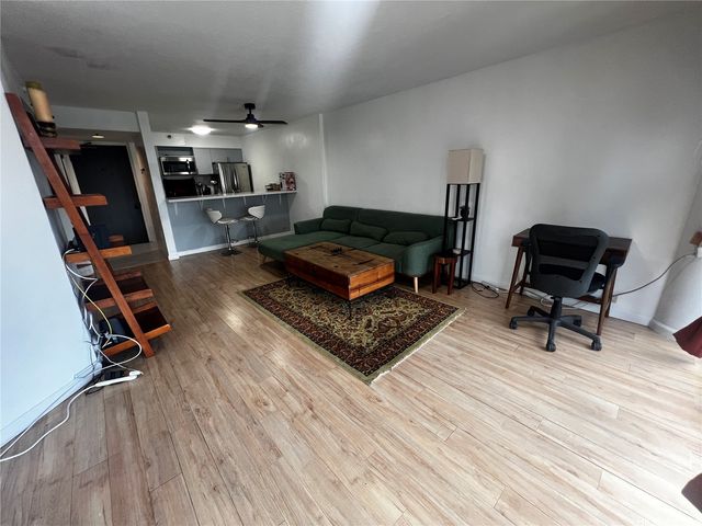 60 N Beretania Street 2005, Honolulu, HI 96817