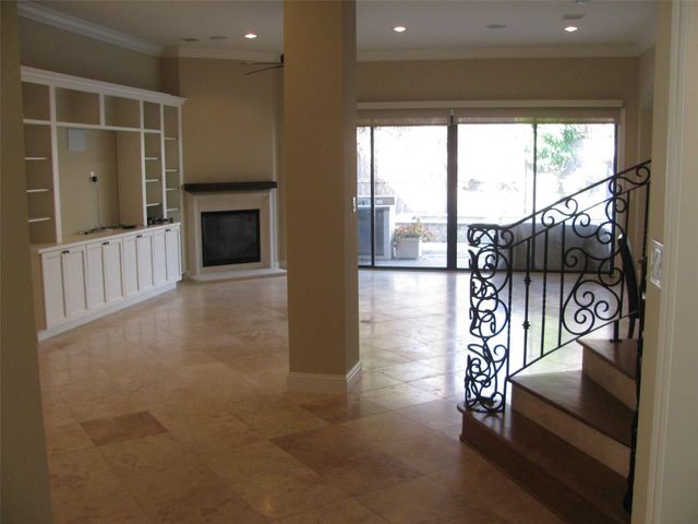 4112 Blossom Street, Houston, TX 77007