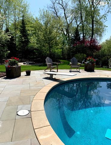 5443 Belmont Court, Libertyville, IL 60048