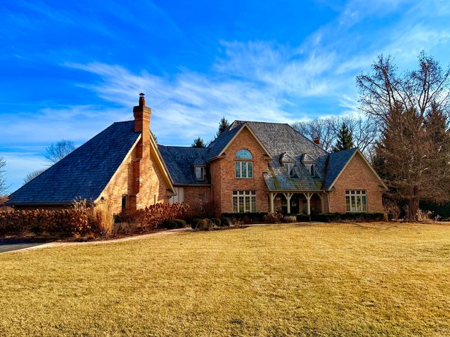 5443 Belmont Court, Libertyville, IL 60048