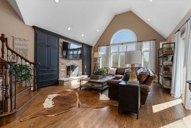 5443 Belmont Court, Libertyville, IL 60048