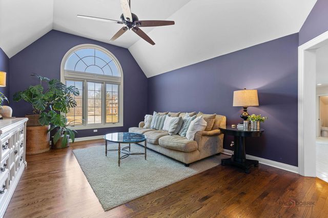 5443 Belmont Court, Libertyville, IL 60048