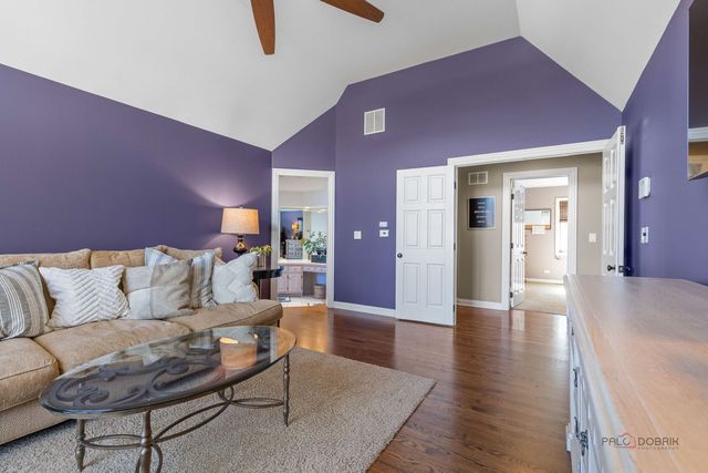 5443 Belmont Court, Libertyville, IL 60048