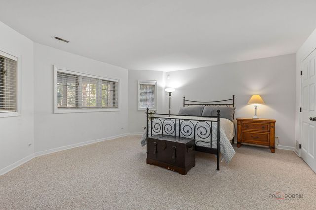 5443 Belmont Court, Libertyville, IL 60048