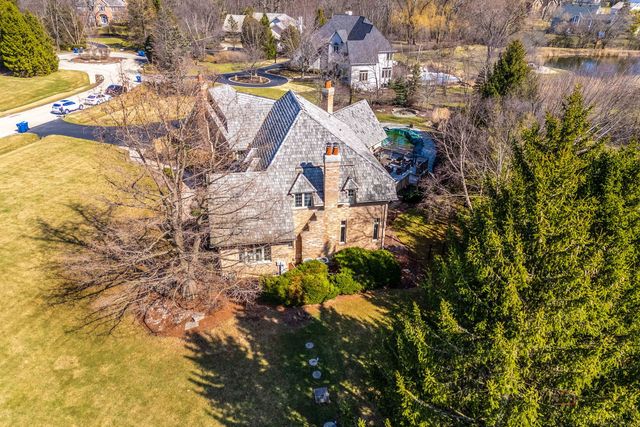 5443 Belmont Court, Libertyville, IL 60048
