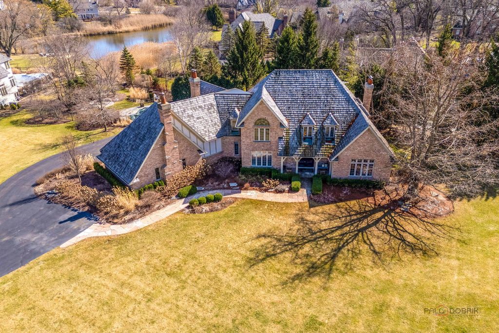 5443 Belmont Court, Libertyville, IL 60048