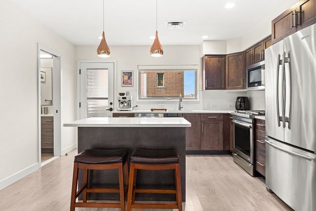104 Liverpool St 104, Boston, MA 02128
