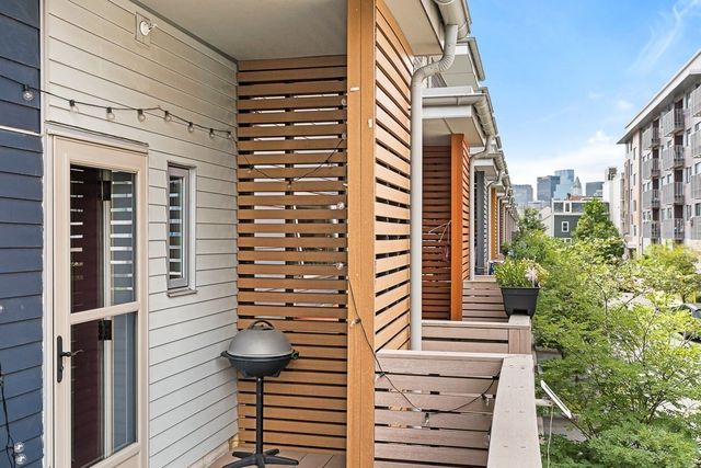 104 Liverpool St 104, Boston, MA 02128