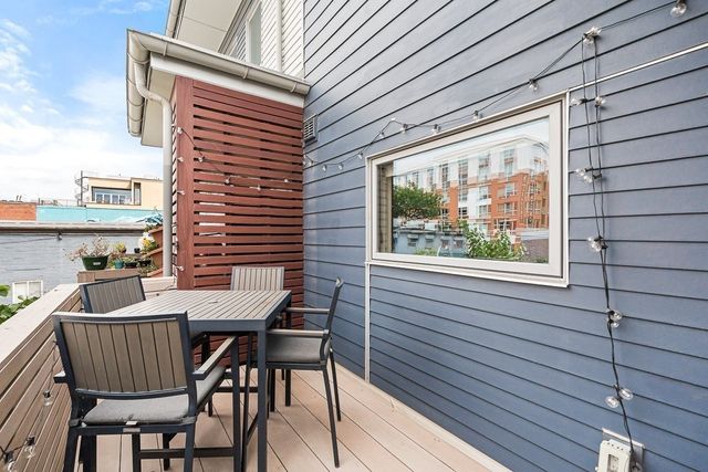 104 Liverpool St 104, Boston, MA 02128