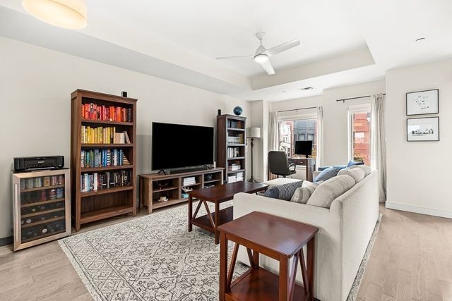 104 Liverpool St 104, Boston, MA 02128