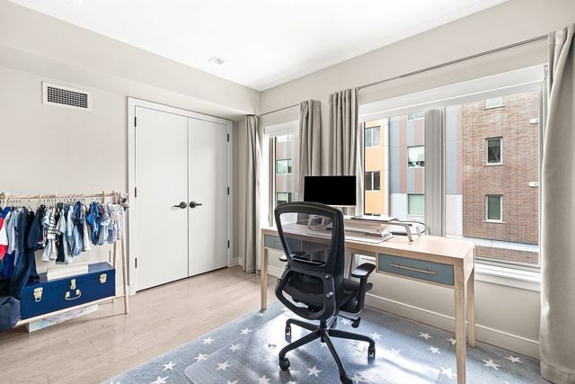 104 Liverpool St 104, Boston, MA 02128