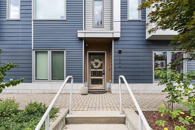 104 Liverpool St 104, Boston, MA 02128
