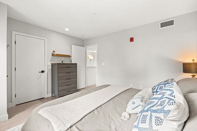 104 Liverpool St 104, Boston, MA 02128