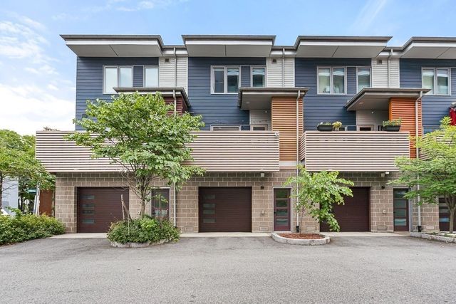 104 Liverpool St 104, Boston, MA 02128