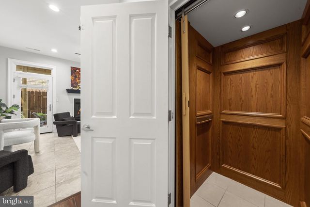 220 GASKILL ST, Philadelphia, PA 19147