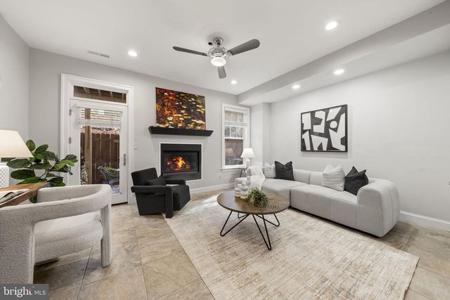 220 GASKILL ST, Philadelphia, PA 19147