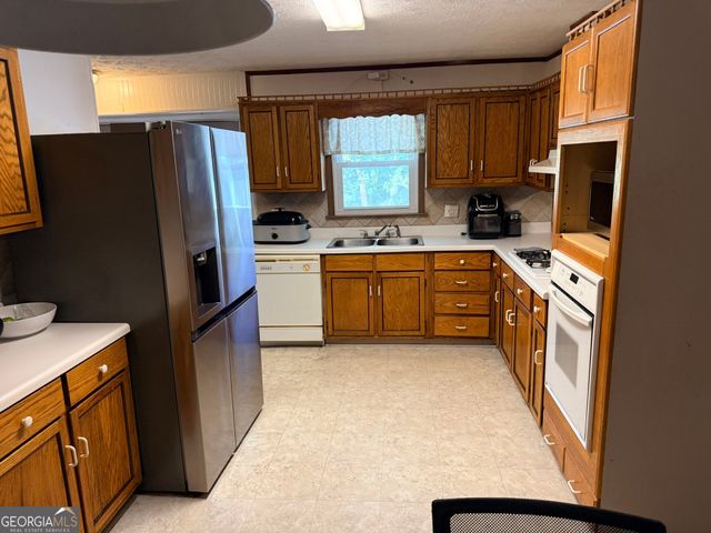 2201 Rolling Acres Drive SW, Conyers, GA 30094