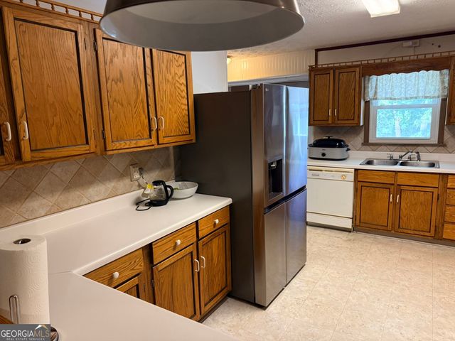 2201 Rolling Acres Drive SW, Conyers, GA 30094