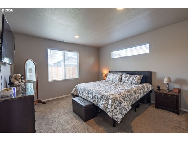 2833 ESSEX Ave, Albany, OR 97321