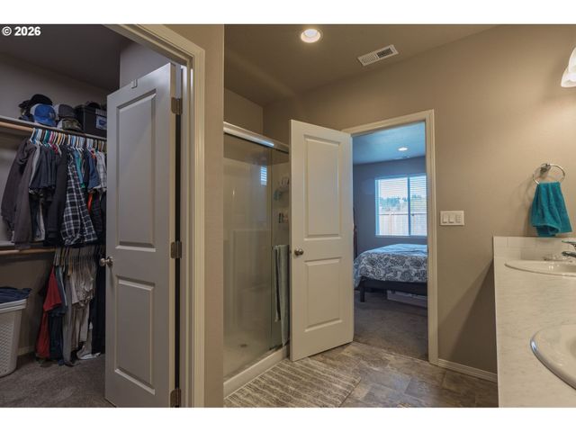 2833 ESSEX Ave, Albany, OR 97321