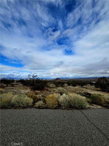 1 Twinn Buttes Avenue, California City, CA 93505