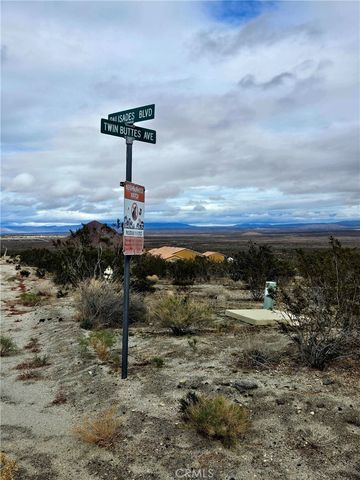 1 Twinn Buttes Avenue, California City, CA 93505