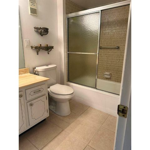5190 E Sabal Palm Boulevard 201, Tamarac, FL 33319