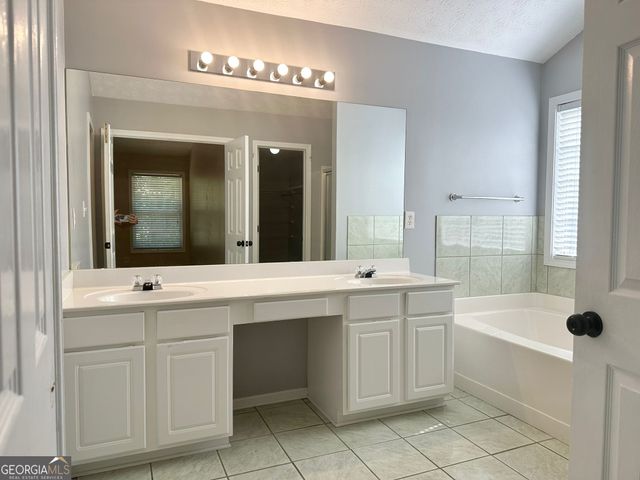 241 WINTHROP Lane, Mcdonough, GA 30253