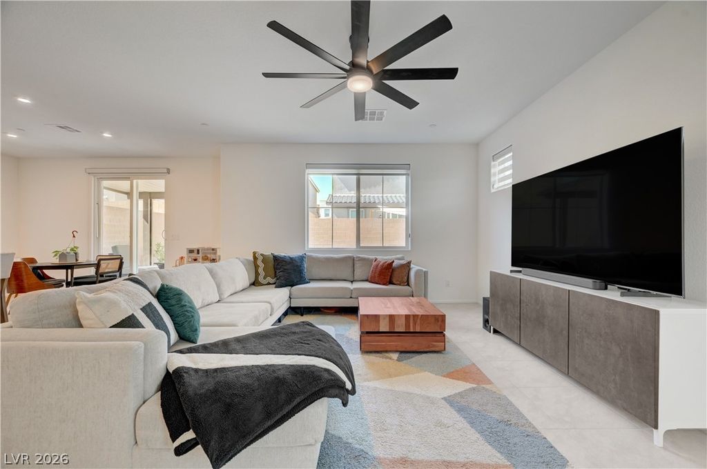 10938 Fennel Avenue, Las Vegas, NV 89166 — photo 5