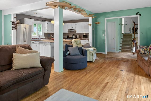 325 New Milford Road East, Bridgewater, CT 06752