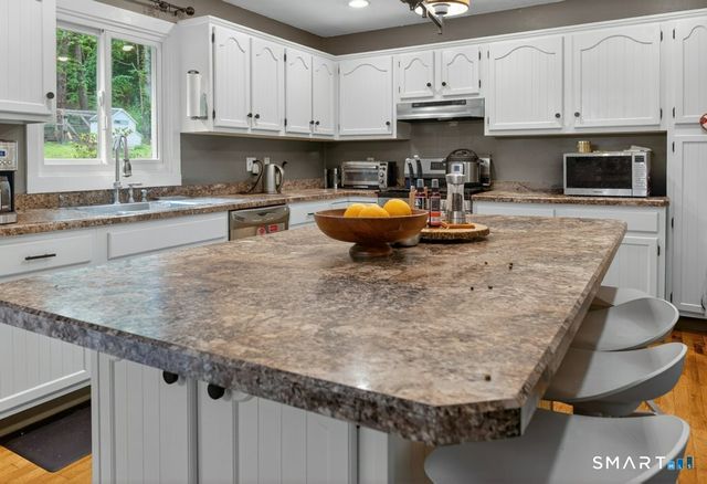 325 New Milford Road East, Bridgewater, CT 06752