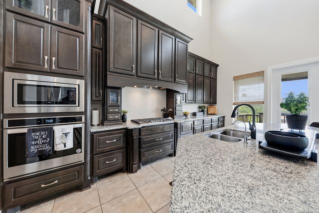 18806 Canyon View Pass, Helotes, TX 78023
