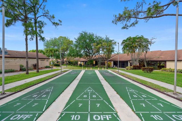 623 Sea Pine Way C1, Greenacres, FL 33415