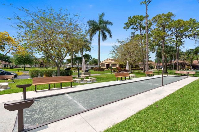 623 Sea Pine Way C1, Greenacres, FL 33415
