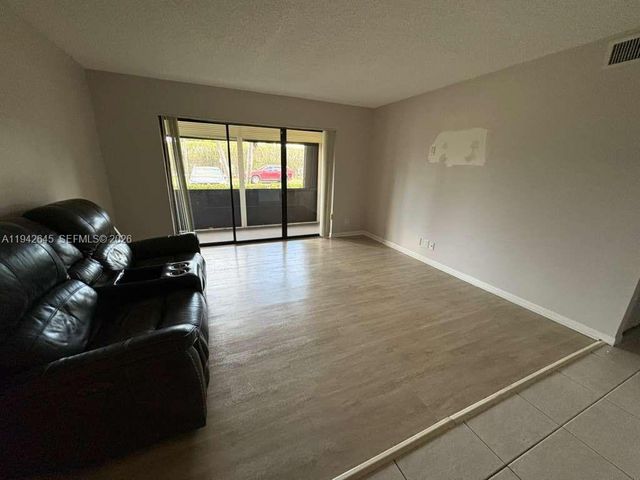 623 Sea Pine Way C1, Greenacres, FL 33415