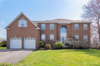 6 Lawrence Court, Monroe, NJ 08831